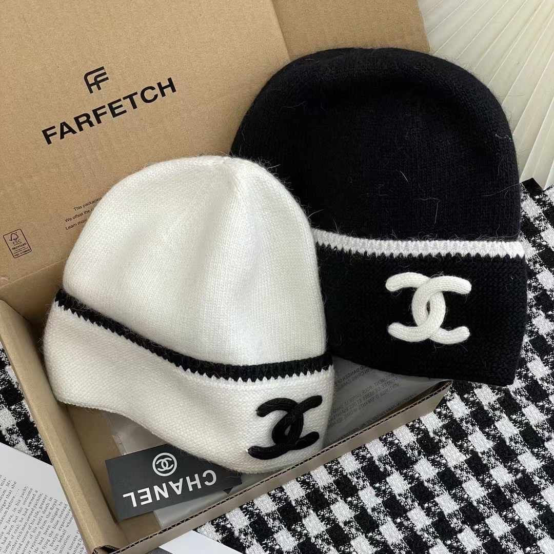 KNITTED HAT AUTUMN