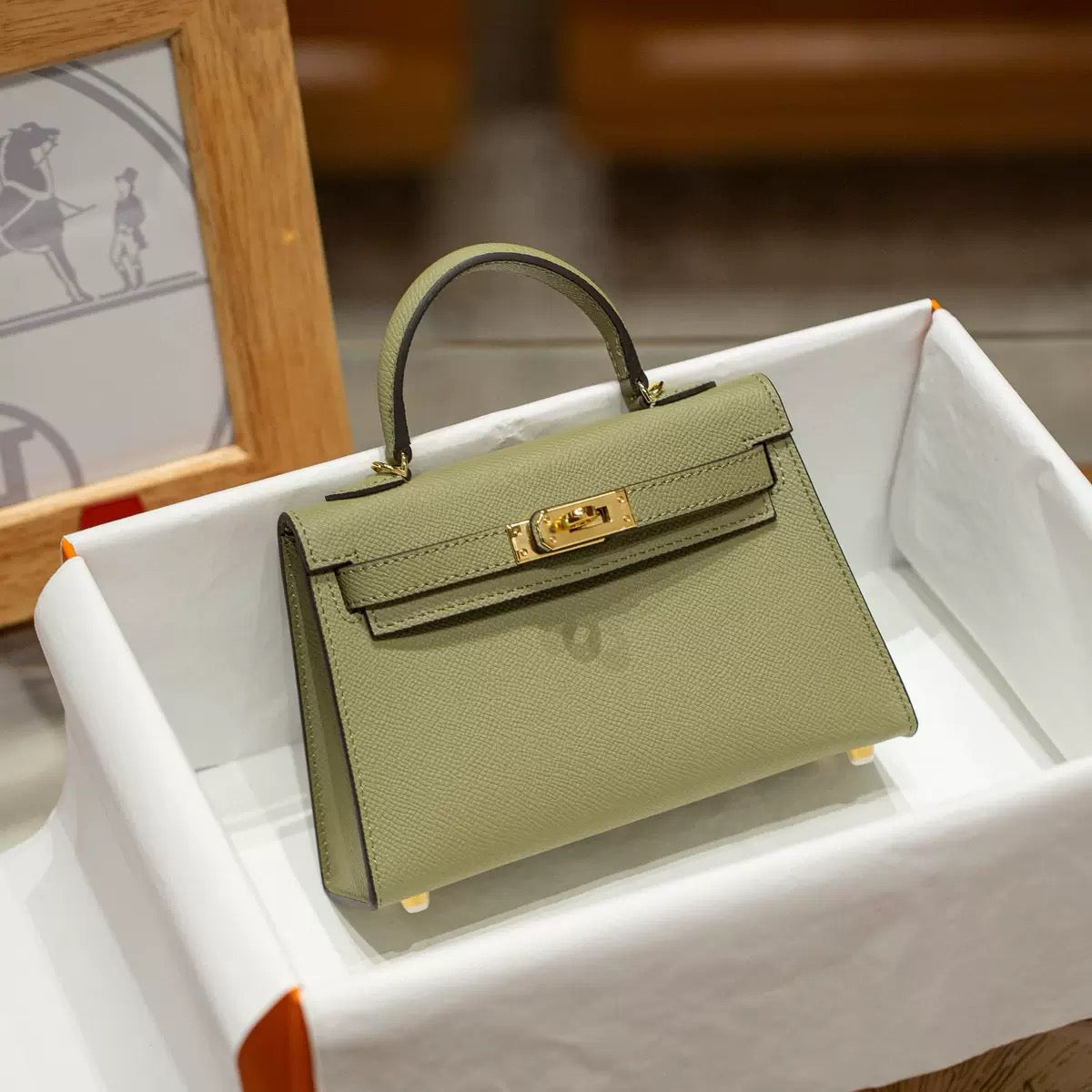 TOP HANDLE BAG 19