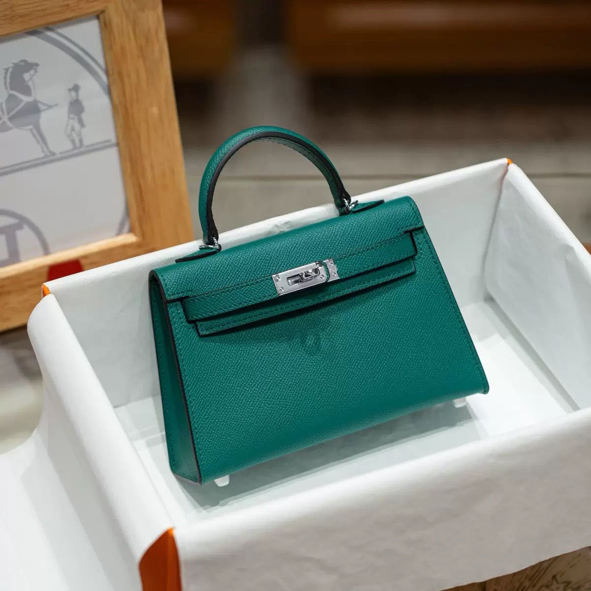TOP HANDLE BAG 19