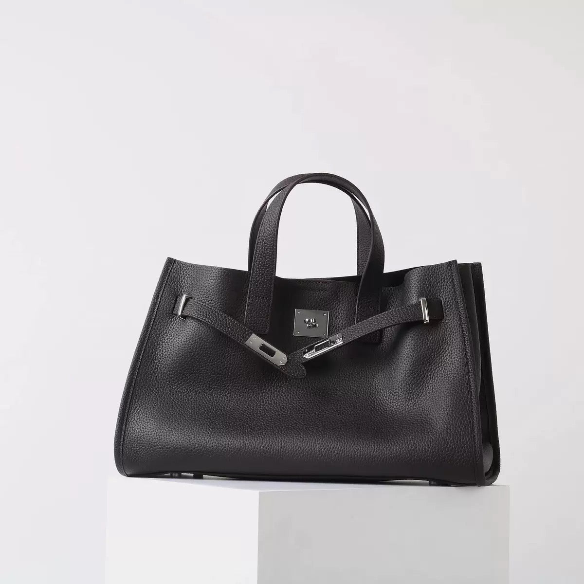 LOHA | BLACK LARGE TOTE BAG