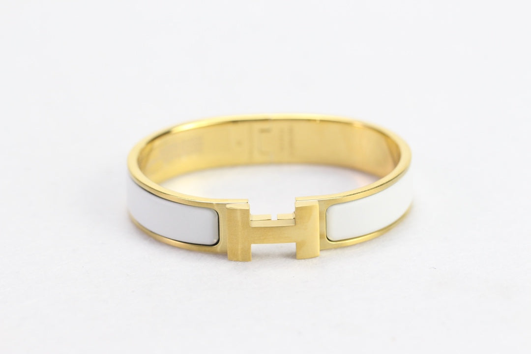 H HIGH QUALITY BRACELET