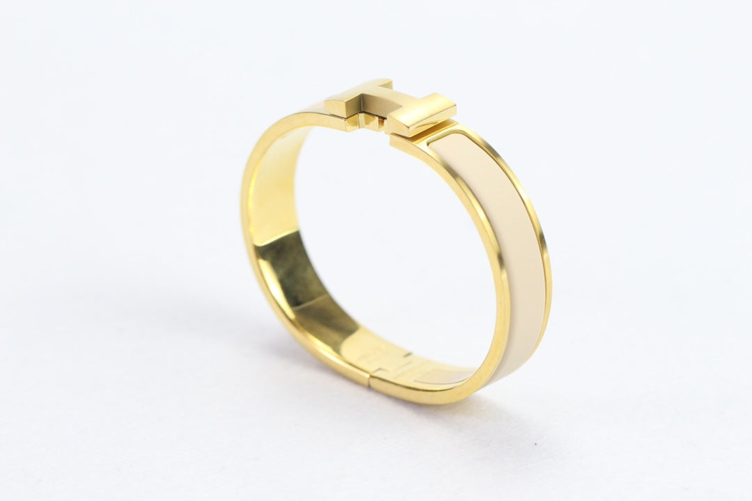 H HIGH QUALITY BRACELET