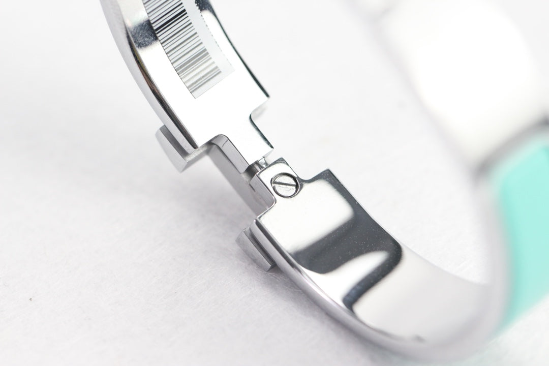H HIGH QUALITY BRACELET