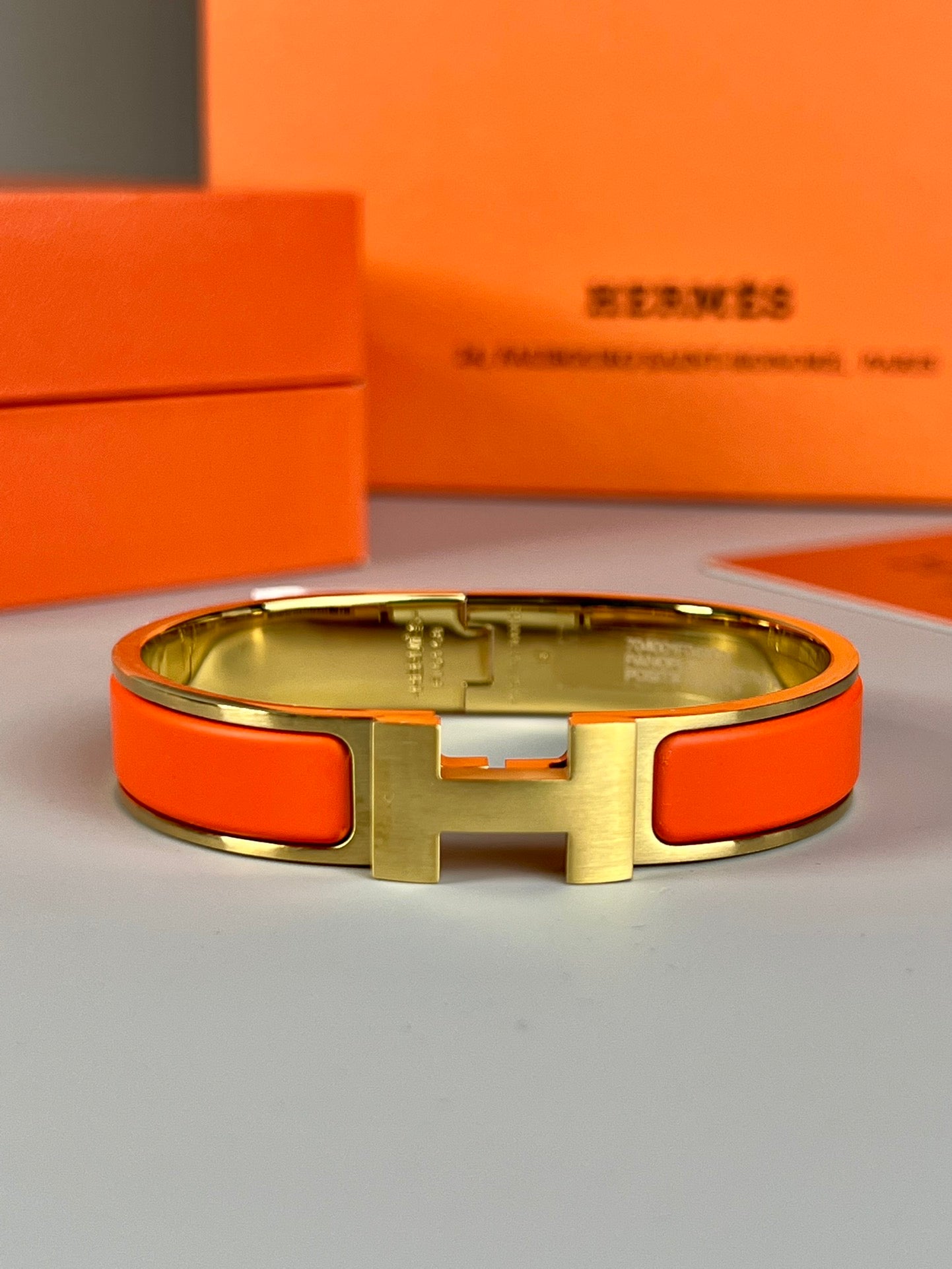 H HIGH QUALITY BRACELET
